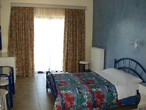 Agnadi Hotel Rovies Exterior foto